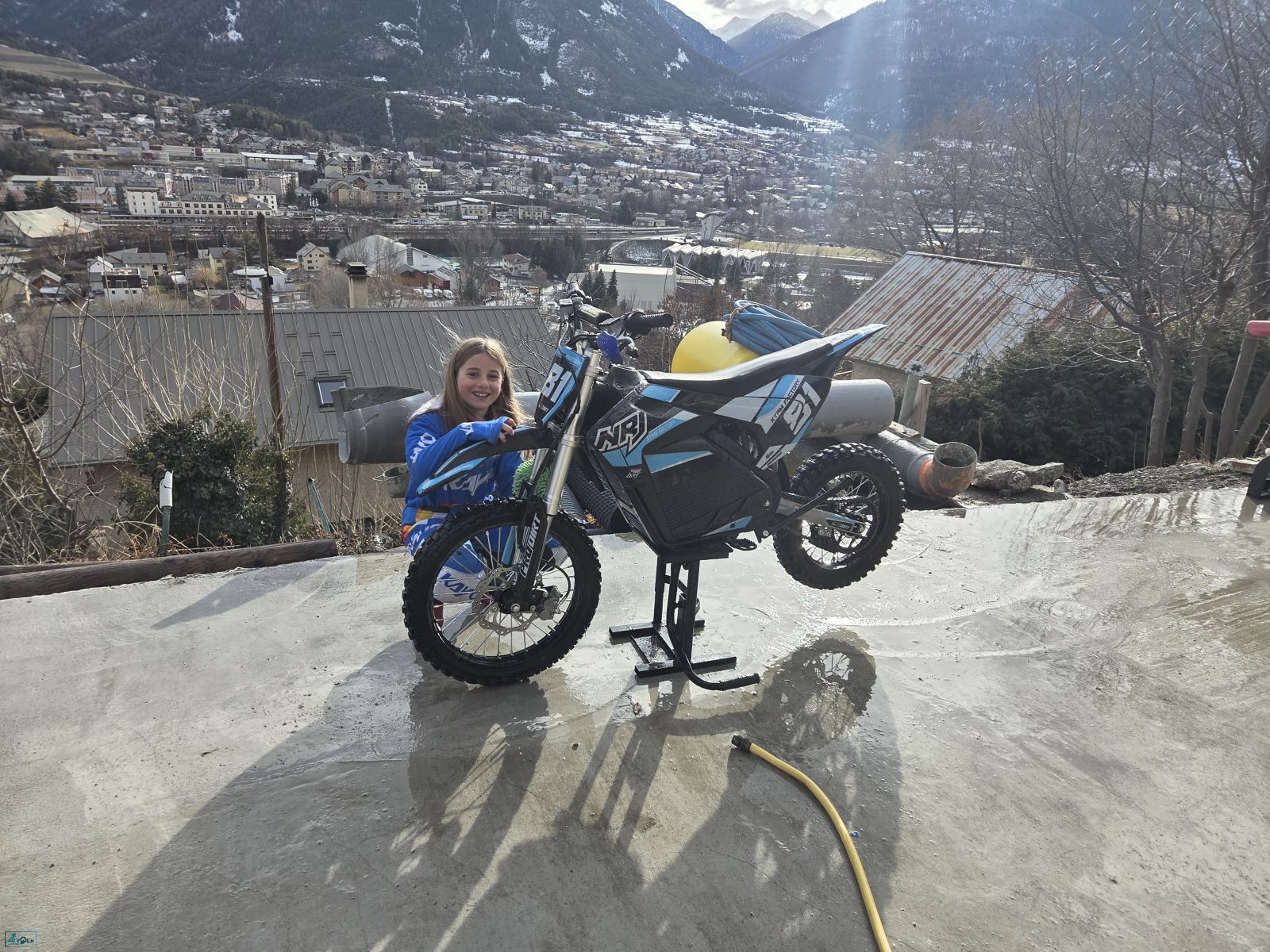 Vol moto et vélo Électrique