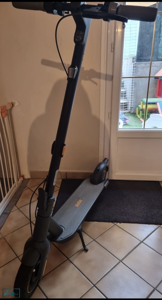 Trottinette ninebot G30